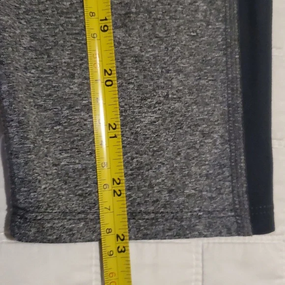 The North Face Flashdry Capri Leggings Gray Black Girls Regular Size 10-12 - Picture 7 of 10